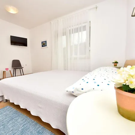 Semesterbostad Milka By Interhome