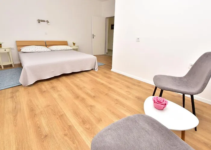בית נופש Milka By Interhome Anić
